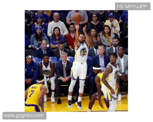 勇士与湖人对决数据分析揭示比赛胜负关键因素与球员表现